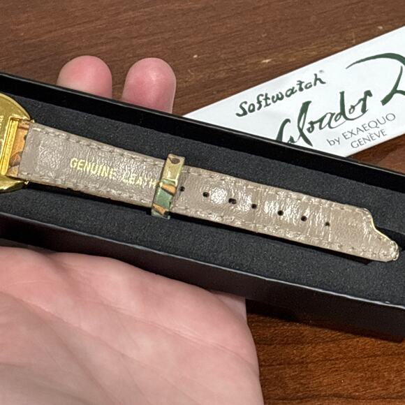 Salvador Dali Softwatch By Exaequo Geneve Melting Watch 92009 Box manual - Picture 8 of 12